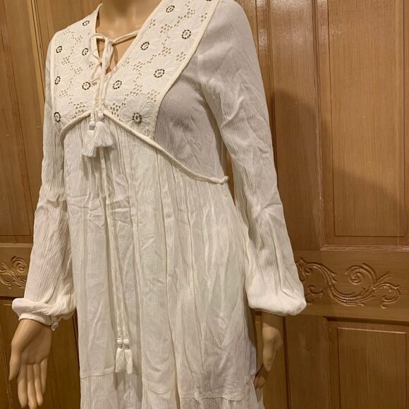 Knox Rose Boho Vanilla Long Sleeve Dress - Picture 3 of 7